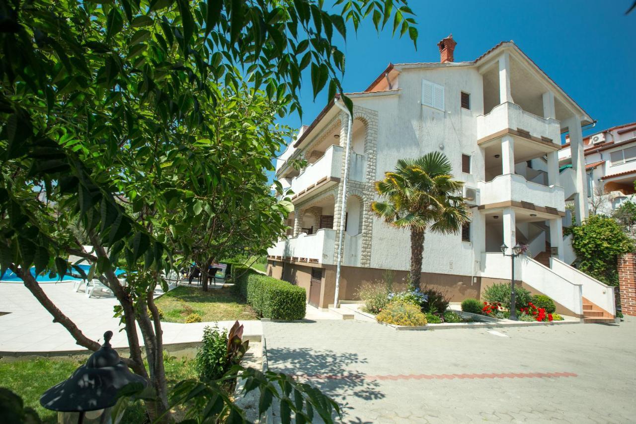 Apartments Renata Banjol エクステリア 写真